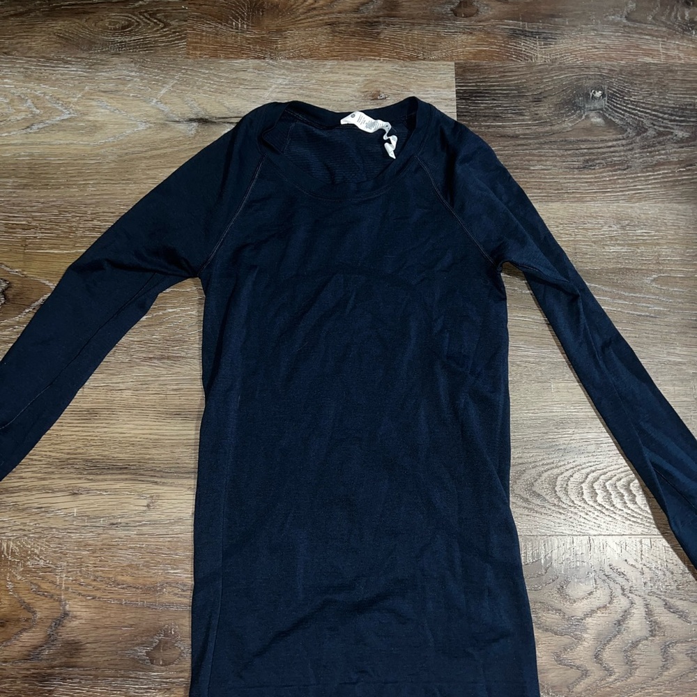 Lululemon long sleeve swiftly tech